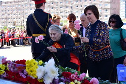 Среди участников церемонии — ветераны ВОВ