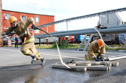 Соревнования среди добровольных пожарных дружин ООО «Газпром добыча Ямбург»