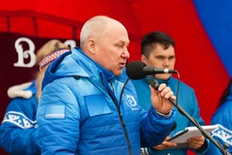 Глава Тазовского района Василий Паршаков приветствует собравшихся