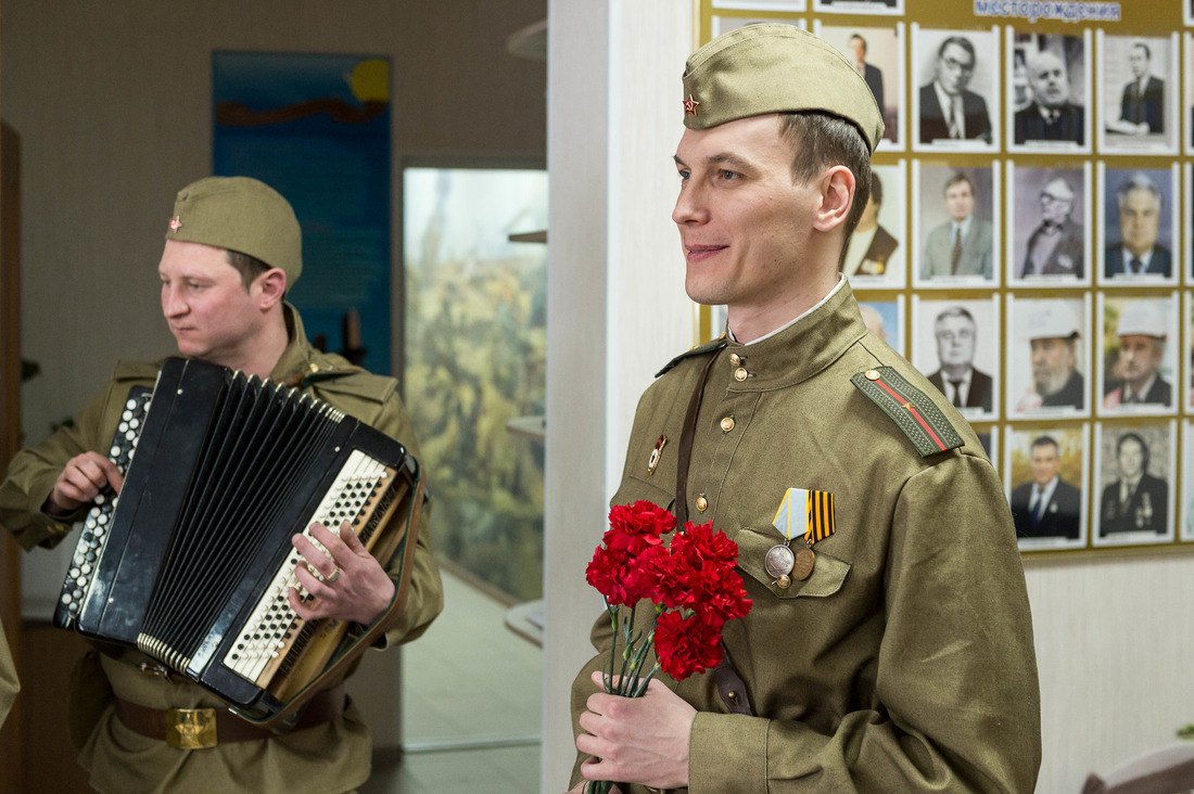 Работники компании поздравляют ветеранов Великой Отечественной войны