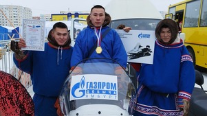 Григорий Пуйко прыгнул через нарты 239 раз и получил снегоход от газодобытчиков за победу в соревнованиях в Надыме