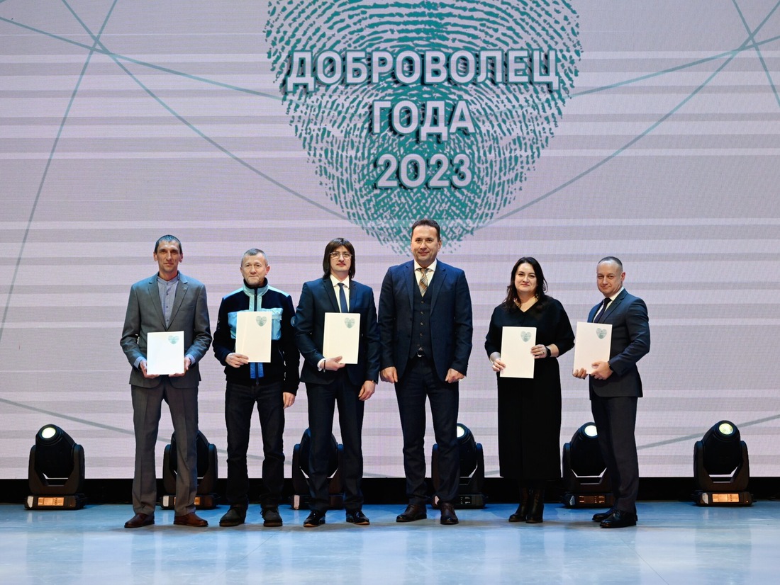 Глава Нового Уренгоя Андрей Воронов вручил дипломы победителям номинации Ответственный бизнес