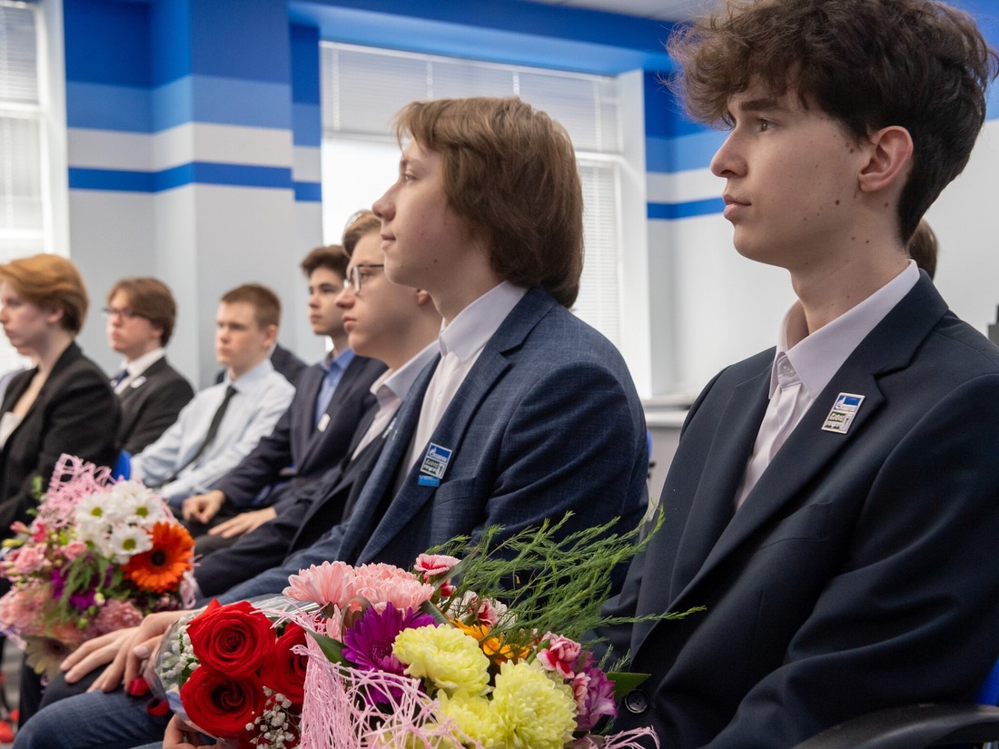 Учащиеся «Газпром-класса» новоуренгойской гимназии