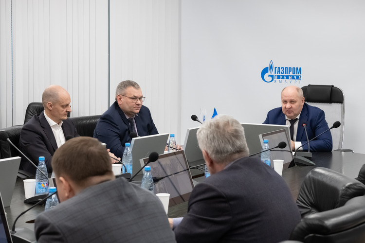 Итоговое совещание провел главный инженер — первый заместитель генерального директора ООО «Газпром добыча Ямбург» Виктор Моисеев