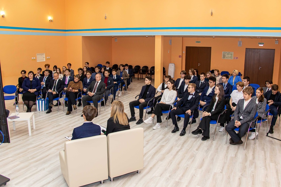 Встреча прошла в новоуренгойской гимназии