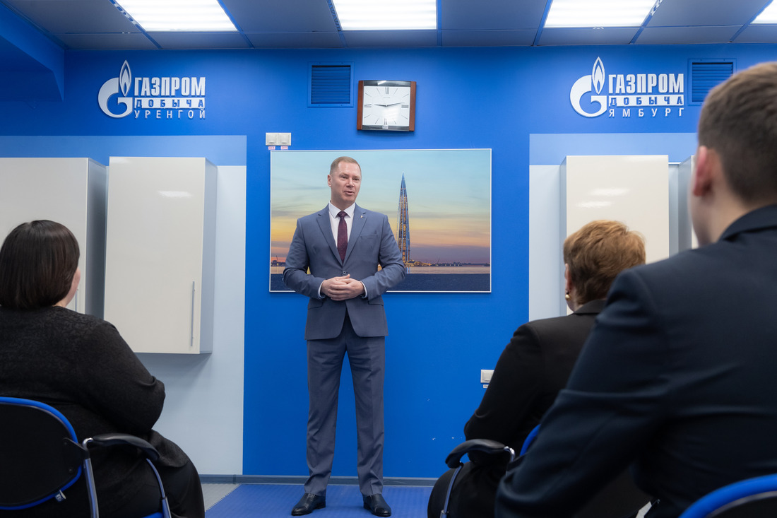 Генеральный директор ООО «Газпром добыча Ямбург» Андрей Касьяненко обратился к выпускникам с приветственным словом